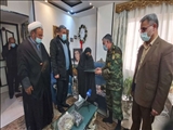 سرپرست فرمانداری شهرستان ملارد  به دیدار خانواده شهید تازه تفحص شده شهید امیر مسعود حیدر رفت 