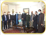بهمنی شهردار ملارد با حضور در منزل خانواده شهدا با آن ها دیدار نمودند