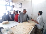 بازدید سرزده فرماندار ملارد از نانوایی روستای امیرآباد