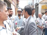 سرپرست فرمانداری شهرستان ملارد با اهدای گل به ديدار كارگران رفتند