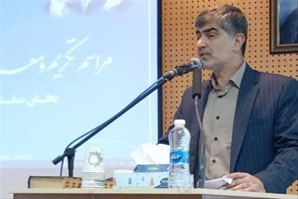 فرماندار ملارد در آیین تکریم و معارفه بخشدار صفادشت تاکید کرد: لزوم تعامل موثر، پرهیز از وعده‌های بی‌پشتوانه و اولویت دادن به زیرساخت‌های روستایی