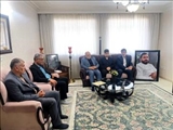 ادای احترام مسئولان شهرستان ملارد به خانواده‌های معظم شهدا