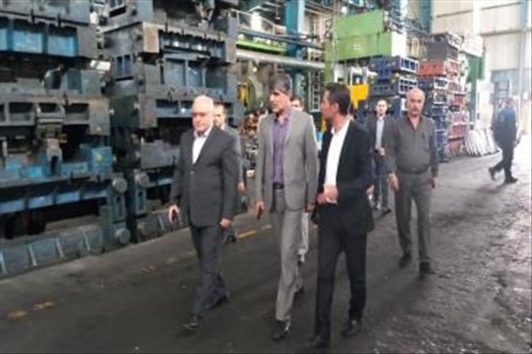 بازدید فرماندار ملارد از شرکت تعاونی تولیدی گستران قالب‌های صنعتی در صفادشت