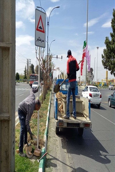 نوسازی تابلوهای ترافیکی سطح شهر

