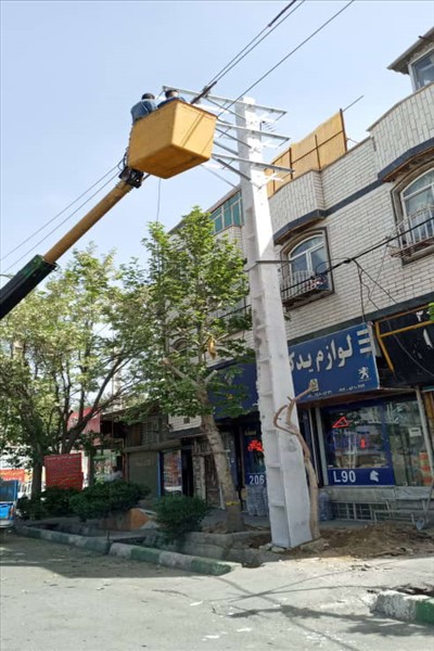 جمع آوری و انتقال تیرهای برق مزاحم