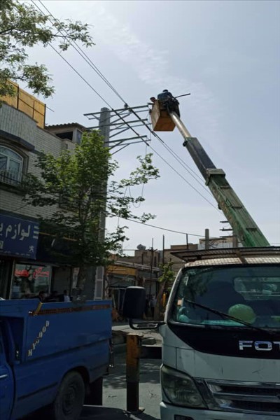 جمع آوری و انتقال تیرهای برق مزاحم