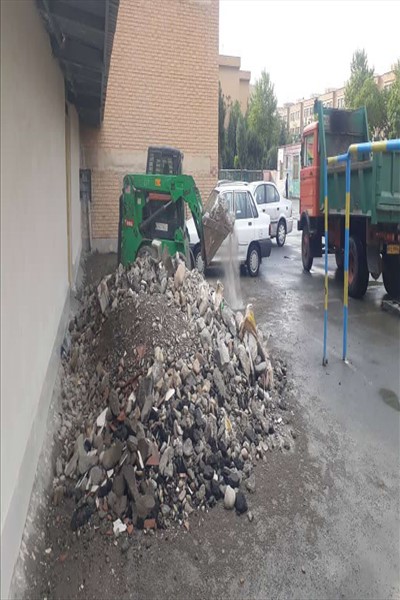 نخاله های معابر سطح شهر جمع آوری