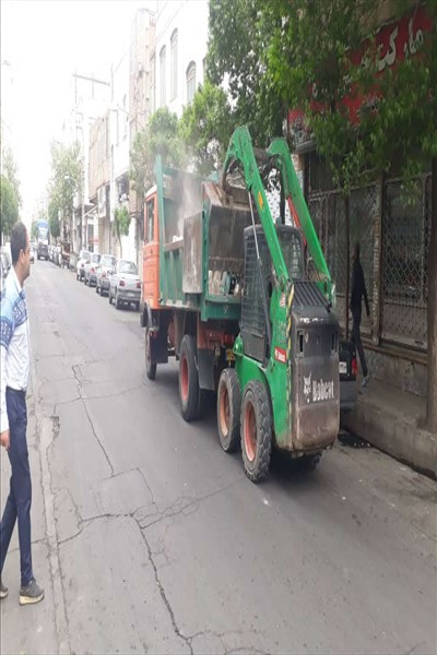 نخاله های معابر سطح شهر جمع آوری
