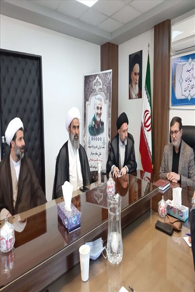 نشست فرمانداران و ائمه جمعه غرب