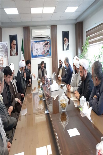 نشست فرمانداران و ائمه جمعه غرب