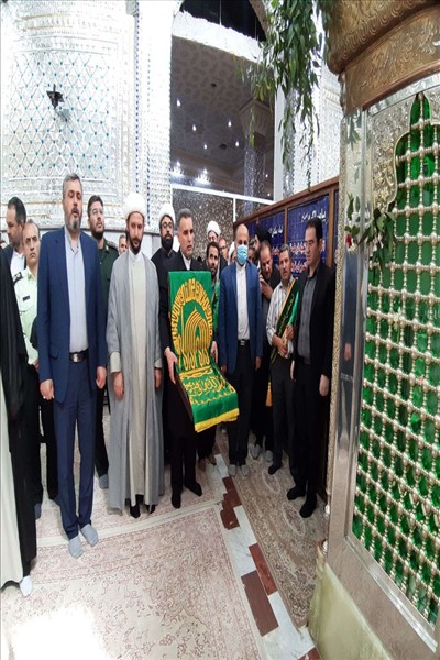 استقبال از خدام و پرچم امام‌ رضا(ع)