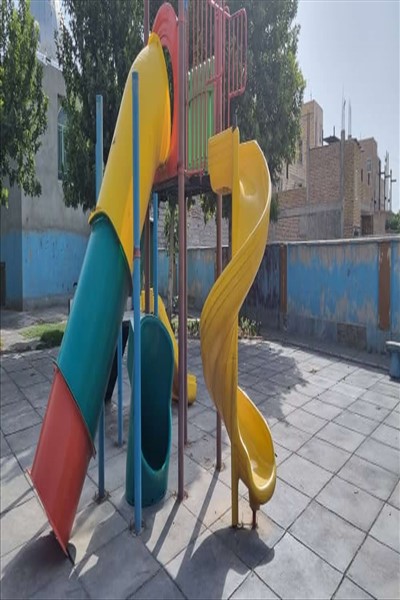 تجهیز و بازسازی وسایل بازی کودکان