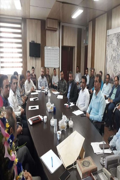 دیدار دکتر دستگردی با دهیاران همزمان