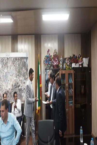 دیدار دکتر دستگردی با دهیاران همزمان