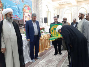استقبال از خدام و پرچم امام‌ رضا(ع)